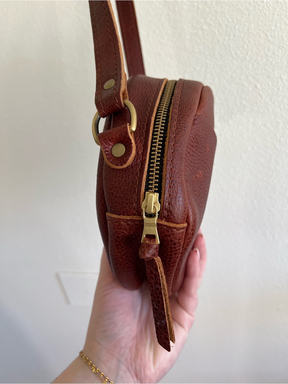 Portland Leather Small Round Crossbody Bag in Nutmeg - Picture 4 of 8